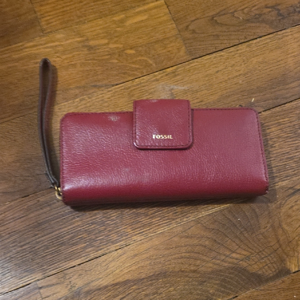Fossil Maroon Leather Wristlet